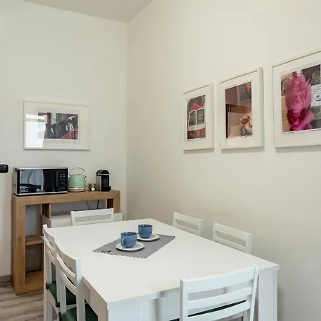 Caliph House 128 * 바리